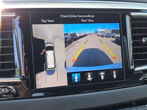 Used 2019 Chrysler Pacifica Touring-L w/ Advanced Safetytec Group FWD image 23