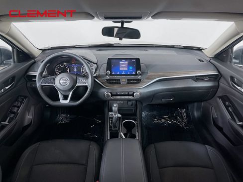 Used 2023 Nissan Altima 2.5 SV FWD image 12