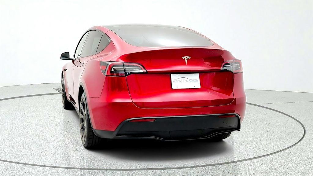 Used 2024 Tesla Model Y 2WD image 6
