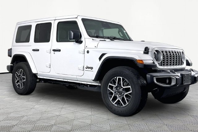Used 2026 Jeep Wrangler Unlimited Sahara AWD/4WD image 3