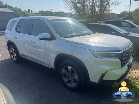 Used 2024 Honda Pilot EX-L image 2