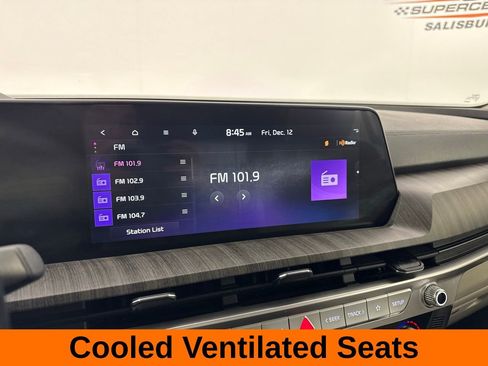 Used 2024 Kia Telluride EX w/ EX Captain's Chair Package image 14