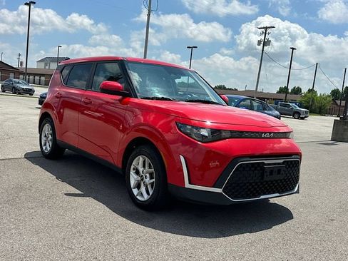 Used 2023 Kia Soul S FWD image 12