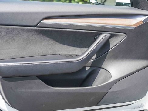 Used 2022 Tesla Model 3 Long Range AWD/4WD image 18
