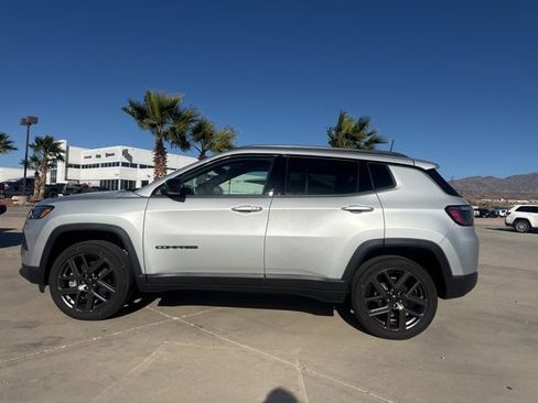New 2026 Jeep Compass Latitude image 2