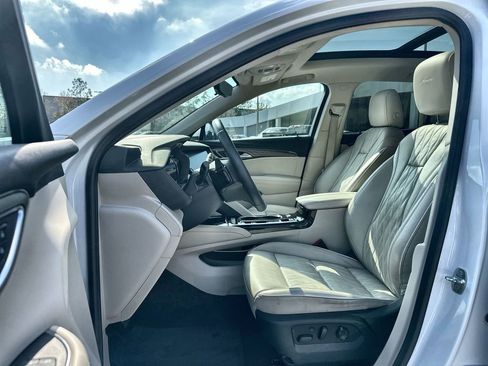 Certified 2021 Buick Envision Avenir w/ Technology Package II image 20