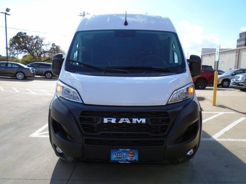 Used 2025 RAM ProMaster 2500 w/ Convenience Group image 2