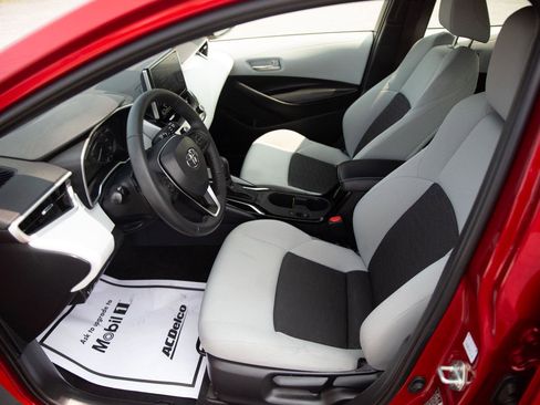 Used 2025 Toyota Corolla SE image 19