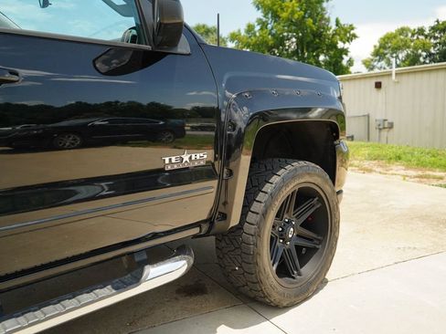 Used 2018 Chevrolet Silverado 1500 LT w/ Texas Edition AWD/4WD image 18