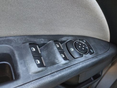 Used 2017 Ford Fusion S FWD image 27