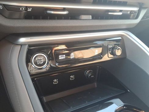 Used 2025 Audi Q5 Prestige AWD/4WD image 17