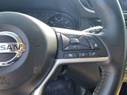 Used 2018 Nissan Rogue SV w/ Premium Package FWD image 51