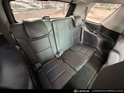 Used 2017 Chevrolet Tahoe LT w/ Luxury Package RWD image 29