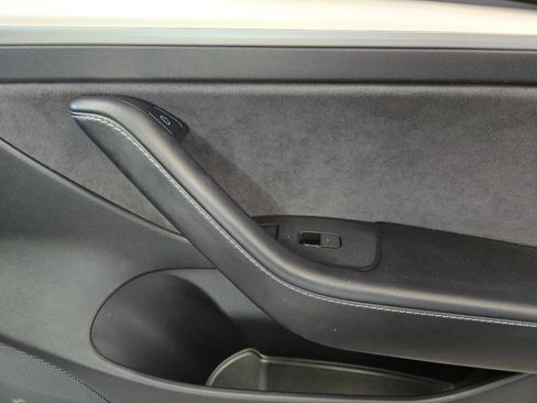 Used 2021 Tesla Model 3 Performance image 6