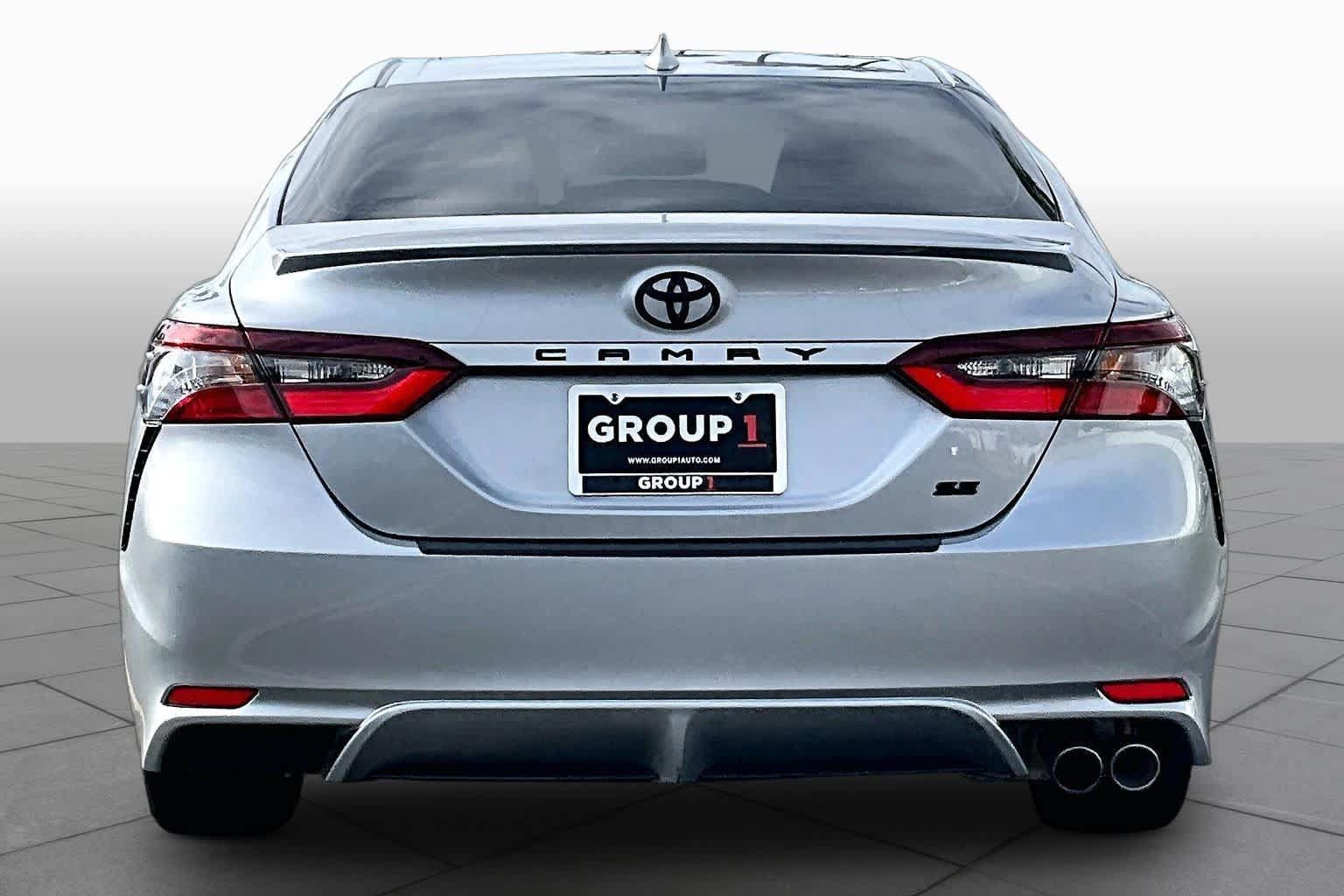 Used 2024 Toyota Camry SE w/ Convenience Package FWD image 4
