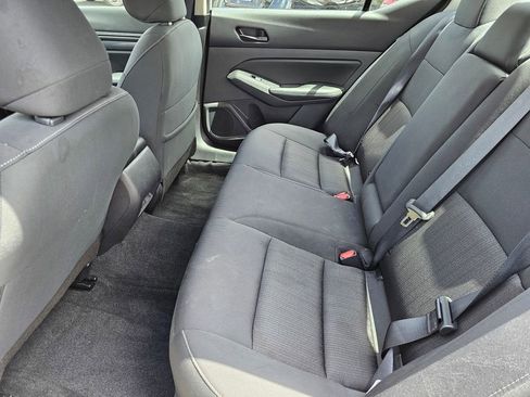 Used 2025 Nissan Altima 2.5 SV FWD image 15