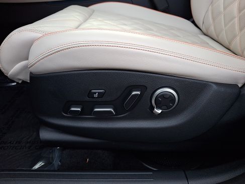 Certified 2026 Genesis GV70 3.5T Sport Prestige AWD/4WD image 17