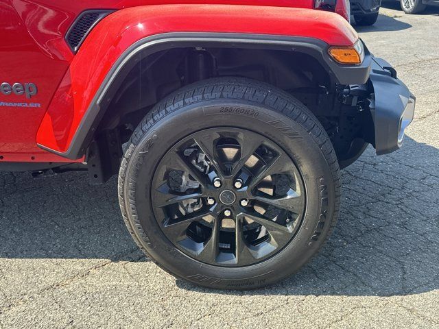 Certified 2025 Jeep Wrangler Unlimited Sahara w/ Safety Group AWD/4WD image 11