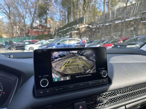 Used 2023 Honda HR-V LX image 16