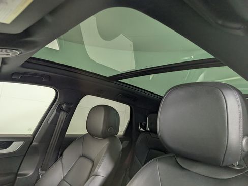 Used 2024 Porsche Cayenne image 19