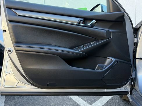 Used 2019 Honda Accord LX image 27