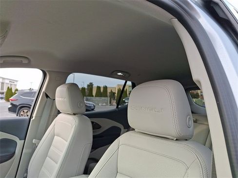 Used 2024 GMC Terrain Denali image 13