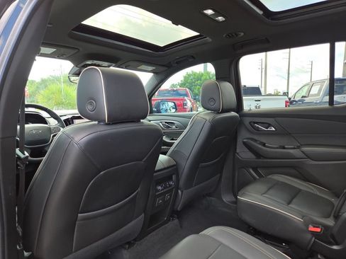 Used 2023 Chevrolet Traverse Premier w/ Redline Edition FWD image 26