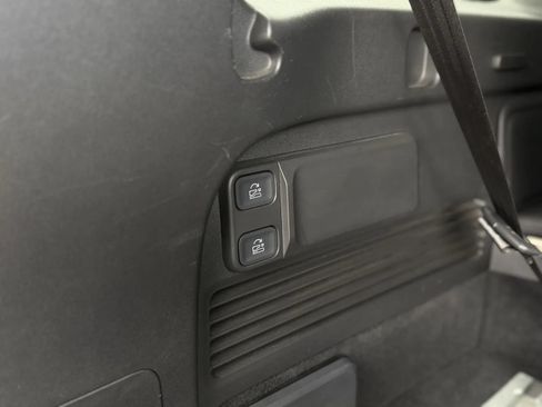 Used 2022 Rivian R1S Launch Edition Quad AWD/4WD image 25