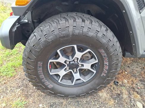 Used 2021 Jeep Wrangler Unlimited Rubicon w/ Dual Top Group AWD/4WD image 4