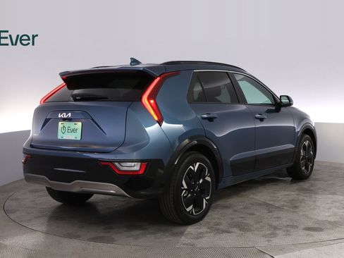 Used 2023 Kia Niro Wave FWD image 3