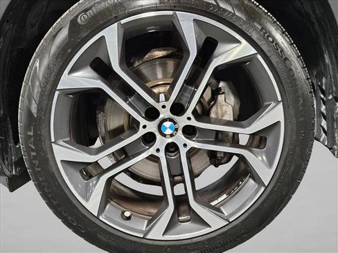 Used 2021 BMW X5 xDrive40i w/ Premium Package image 24