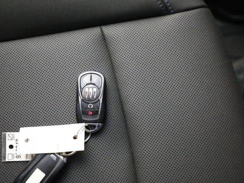 Used 2025 Buick Encore GX Sport Touring w/ Comfort Package image 26