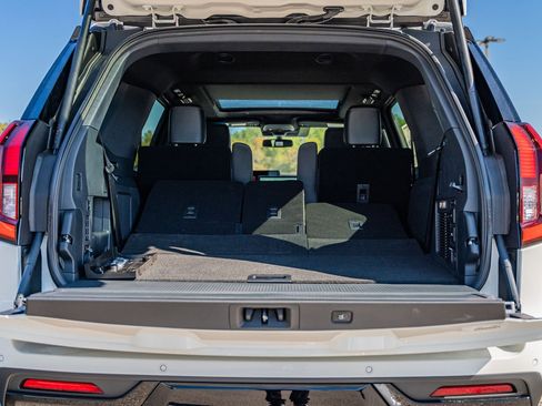 New 2025 Ford Expedition Platinum w/ Stealth Appearance Package image 13