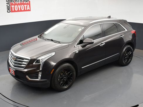 Used 2017 Cadillac XT5 Luxury w/ Driver Awareness Package image 30