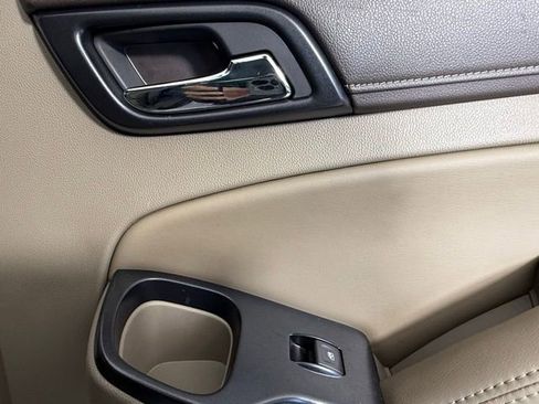 Used 2017 GMC Yukon SLT w/ Open Road Package image 24