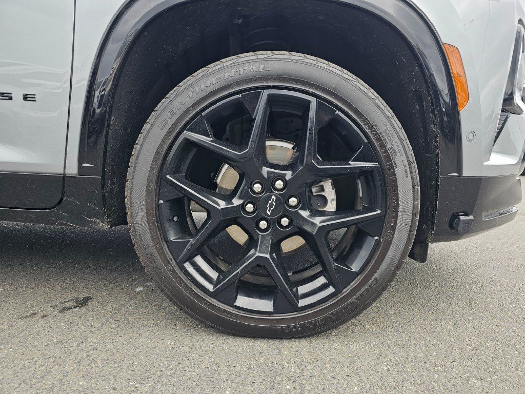 Used 2024 Chevrolet Traverse RS AWD/4WD image 9