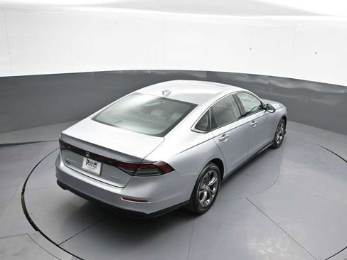 Used 2025 Honda Accord EX-L image 37