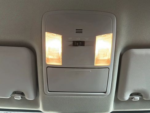 Used 2017 Toyota RAV4 LE w/ Carpet Mat Package AWD/4WD image 23