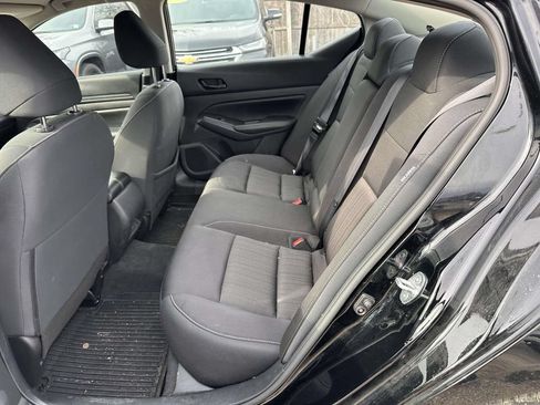 Used 2024 Nissan Altima 2.5 SV FWD image 12