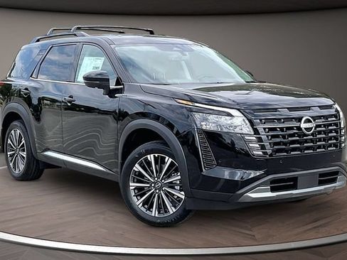 New 2026 Nissan Pathfinder Platinum AWD/4WD image 2
