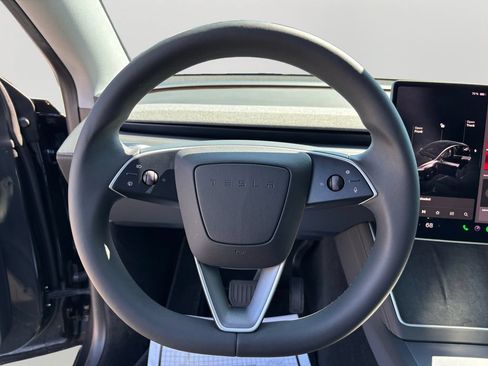 Used 2026 Tesla Model Y 2WD image 19