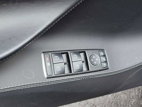 Used 2015 Tesla Model S 70D image 23