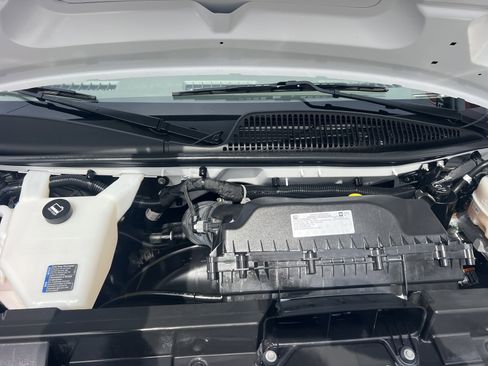 Used 2024 GMC Savana 2500 w/ Driver Convenience Package image 13