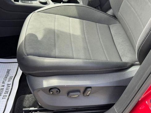 Used 2022 Volkswagen Taos SE image 22