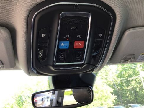 Used 2022 Jeep Grand Cherokee L Laredo w/ Luxury Tech Group I RWD image 32