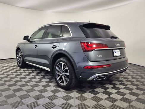 Used 2023 Audi Q5 2.0T Premium w/ Convenience Package image 3