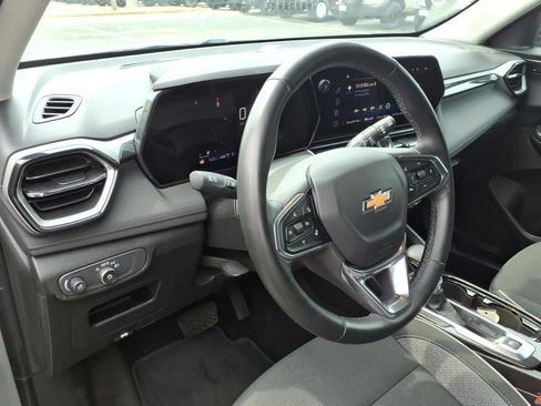 Used 2024 Chevrolet TrailBlazer LT w/ Convenience Package AWD/4WD image 19