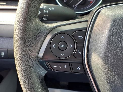 Certified 2020 Toyota Camry LE image 22