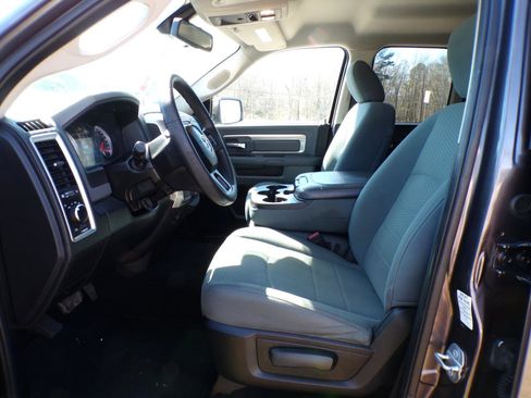 Used 2016 RAM 1500 Classic SLT image 30