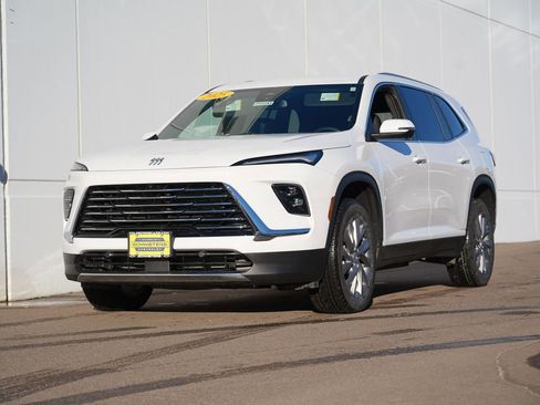 Used 2025 Buick Enclave Preferred image 7